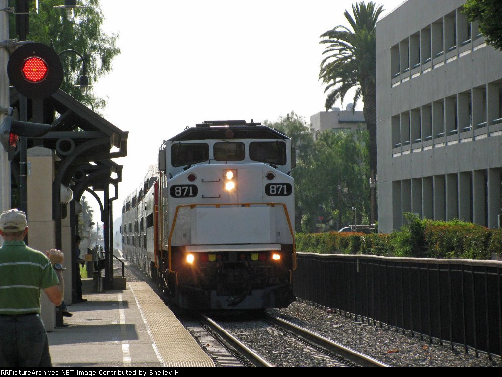 871 leading Metrolink!!!